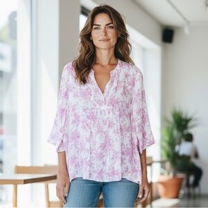 Counterparts Floral Tunic Top